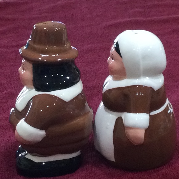 2002 Publix Little Pilgrim Salt & Pepper set, EUC - Picture 4 of 7